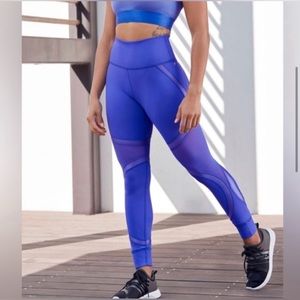 FABLETICS - Blue Women's Activewear Set with Power Hold leggings!